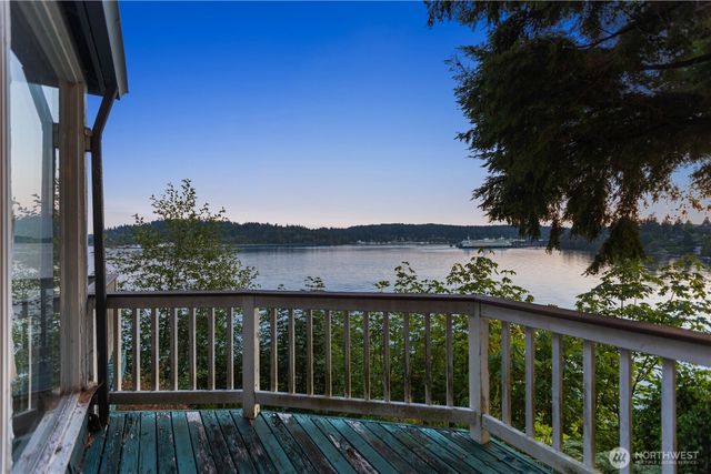 11127 NE Wing Point Drive, Bainbridge Island, WA 98110