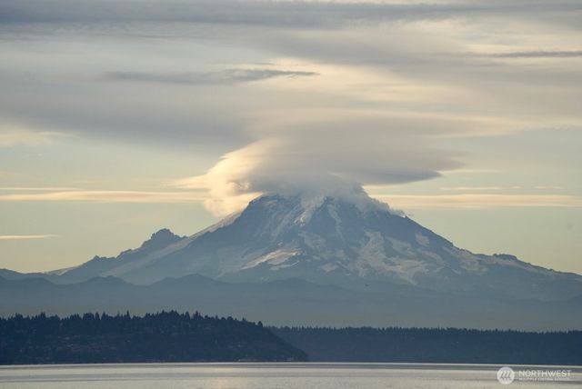 11127 NE Wing Point Drive, Bainbridge Island, WA 98110