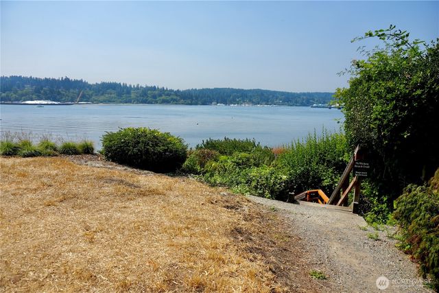 11127 NE Wing Point Drive, Bainbridge Island, WA 98110