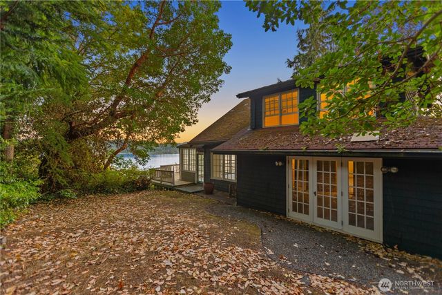 11127 NE Wing Point Drive, Bainbridge Island, WA 98110