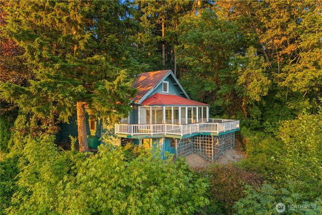 11127 NE Wing Point Drive, Bainbridge Island, WA 98110
