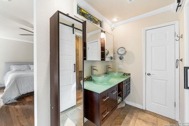 13863 BROOK HOLLOW BLVD, San Antonio, TX 78232