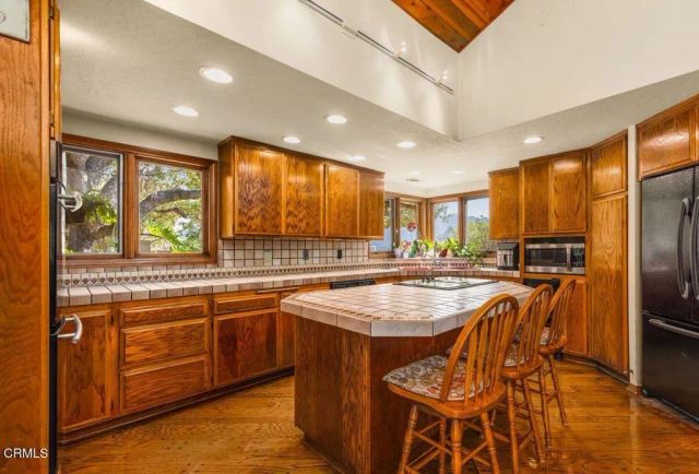10681 Encino Drive, Oak View, CA 93022