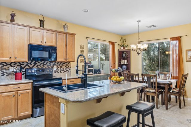 42806 W WHISPERING WIND Lane, Maricopa, AZ 85138