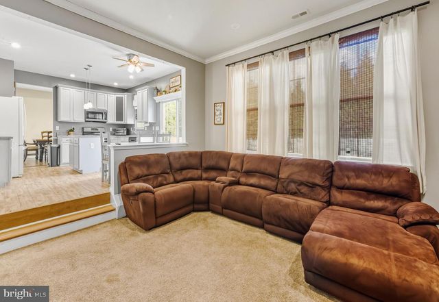 751 DEVONSHIRE DR, Williamstown, NJ 08094