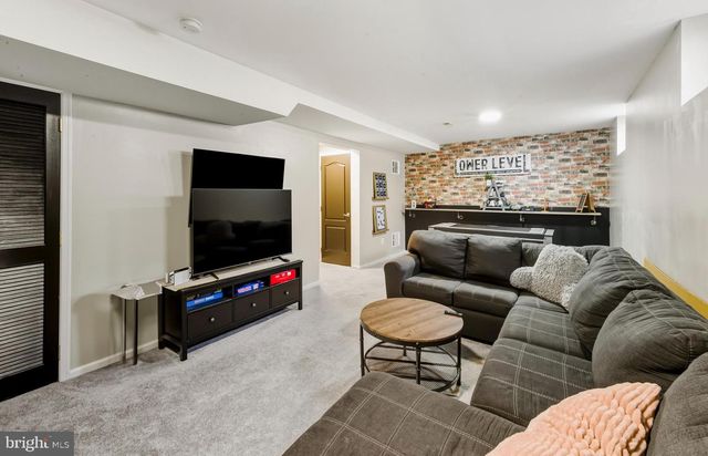 751 DEVONSHIRE DR, Williamstown, NJ 08094