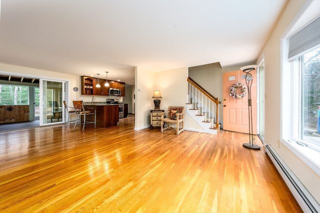 49 Great Hill Dr, Barnstable, MA 02668