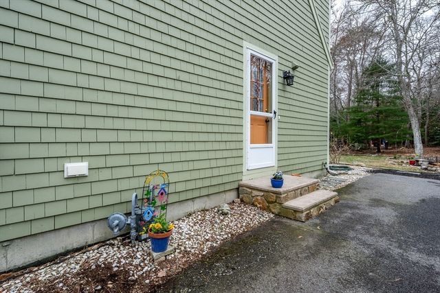 49 Great Hill Dr, Barnstable, MA 02668