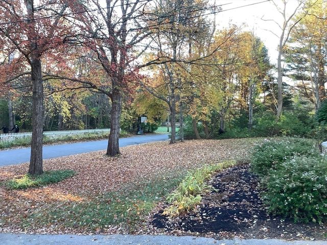 49 Great Hill Dr, Barnstable, MA 02668