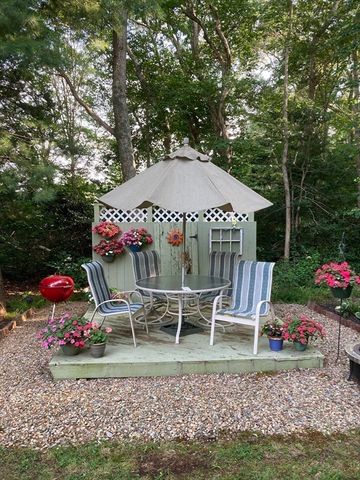 49 Great Hill Dr, Barnstable, MA 02668