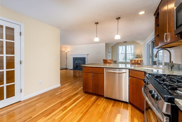 49 Great Hill Dr, Barnstable, MA 02668