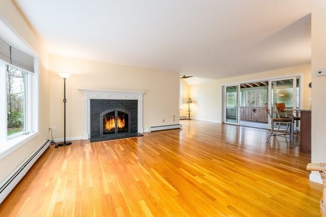49 Great Hill Dr, Barnstable, MA 02668