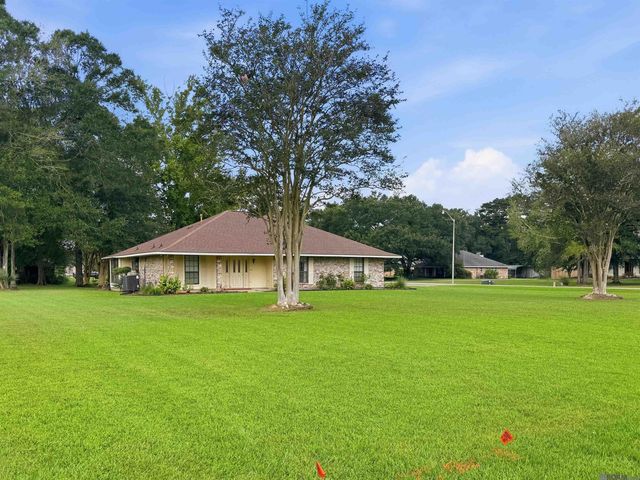 13525 Bridlewood Dr, Greenwell Springs, LA 70739