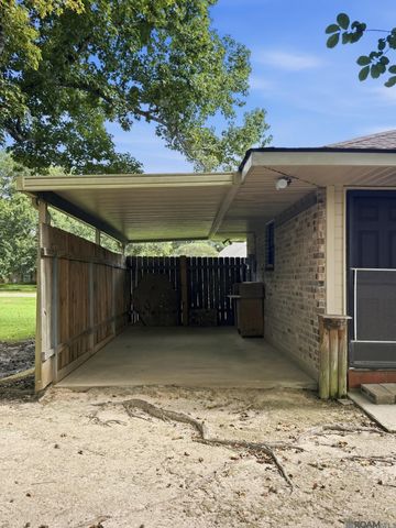 13525 Bridlewood Dr, Greenwell Springs, LA 70739
