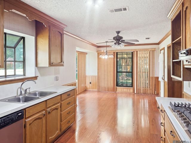 13525 Bridlewood Dr, Greenwell Springs, LA 70739