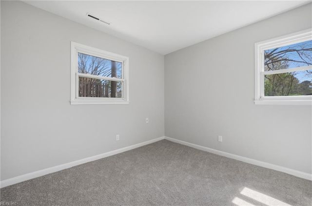 69 Stanley DR, Newport News, VA 23608