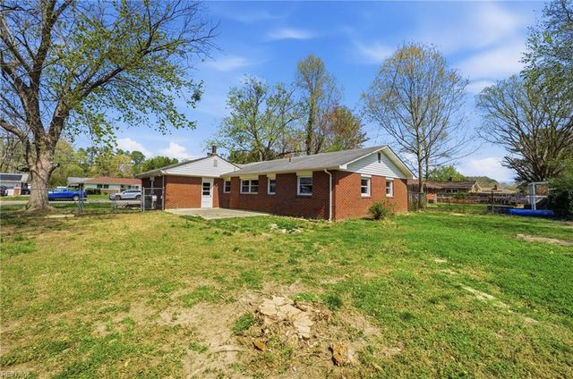 69 Stanley DR, Newport News, VA 23608