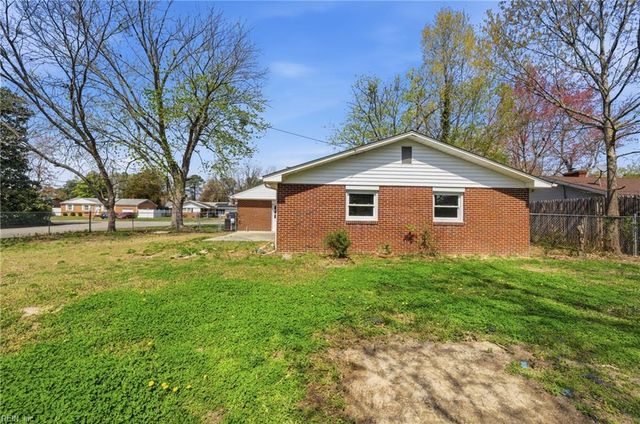 69 Stanley DR, Newport News, VA 23608