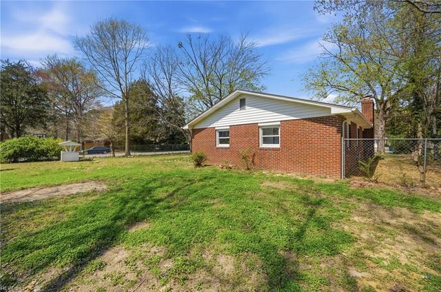 69 Stanley DR, Newport News, VA 23608