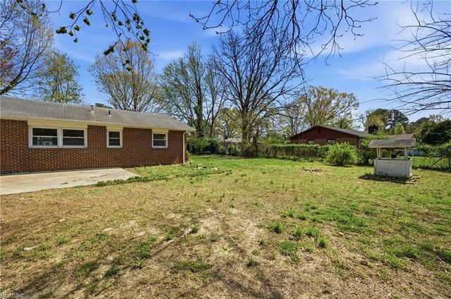 69 Stanley DR, Newport News, VA 23608