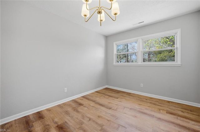 69 Stanley DR, Newport News, VA 23608