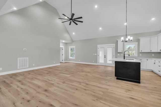 2848 Lee Pike, Soddy Daisy, TN 37379