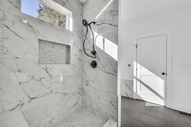 2848 Lee Pike, Soddy Daisy, TN 37379