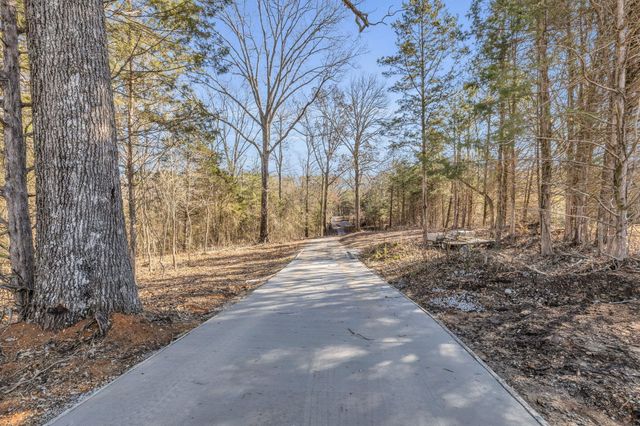 2848 Lee Pike, Soddy Daisy, TN 37379