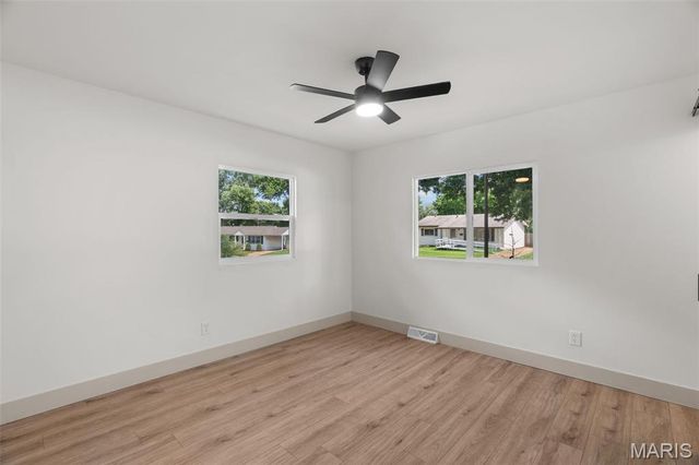 6705 Village Square Drive, Hazelwood, MO 63042