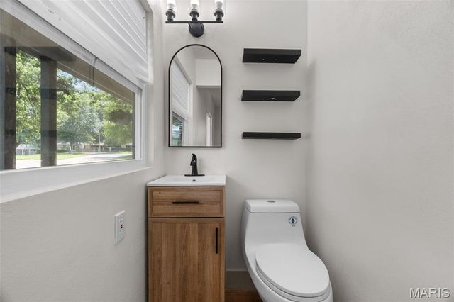 6705 Village Square Drive, Hazelwood, MO 63042