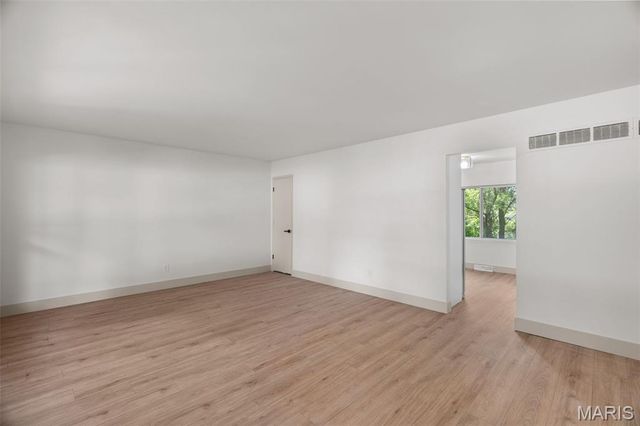 6705 Village Square Drive, Hazelwood, MO 63042