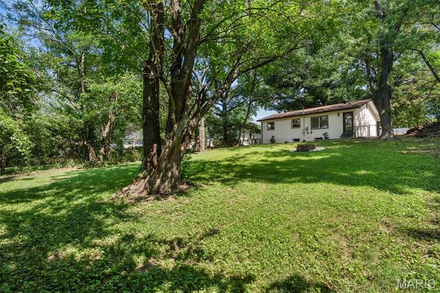 6705 Village Square Drive, Hazelwood, MO 63042