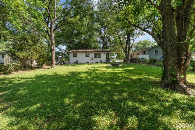 6705 Village Square Drive, Hazelwood, MO 63042