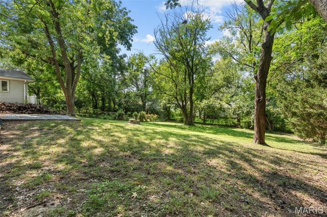 6705 Village Square Drive, Hazelwood, MO 63042