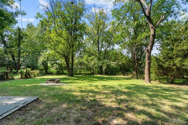 6705 Village Square Drive, Hazelwood, MO 63042