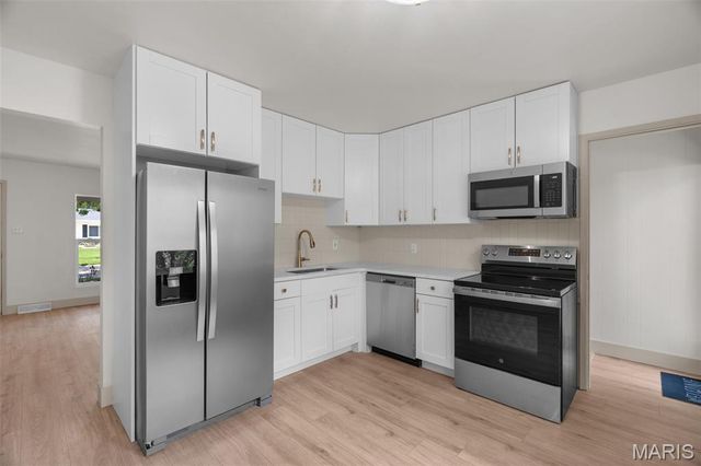 6705 Village Square Drive, Hazelwood, MO 63042