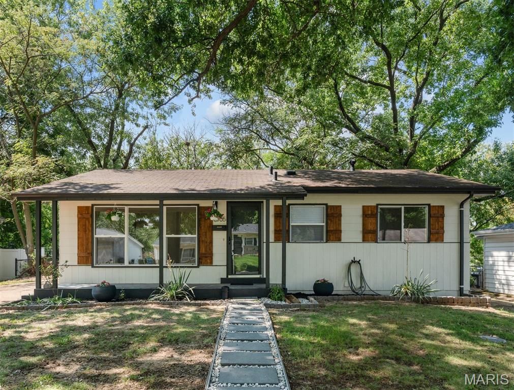 6705 Village Square Drive, Hazelwood, MO 63042