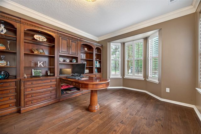 10 Mirror Ridge Drive, The Woodlands, TX 77382