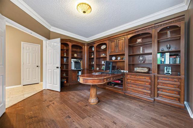 10 Mirror Ridge Drive, The Woodlands, TX 77382
