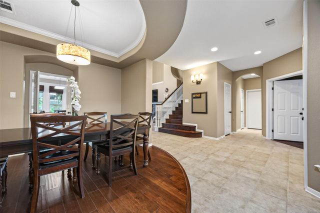 10 Mirror Ridge Drive, The Woodlands, TX 77382