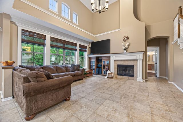 10 Mirror Ridge Drive, The Woodlands, TX 77382