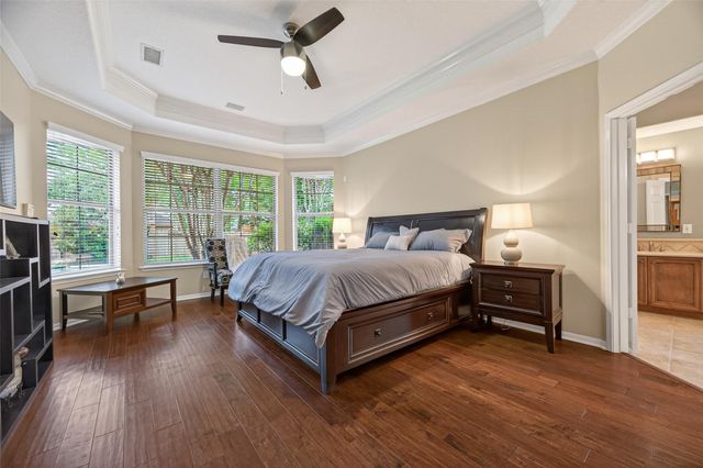 10 Mirror Ridge Drive, The Woodlands, TX 77382