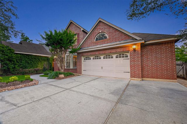 10 Mirror Ridge Drive, The Woodlands, TX 77382