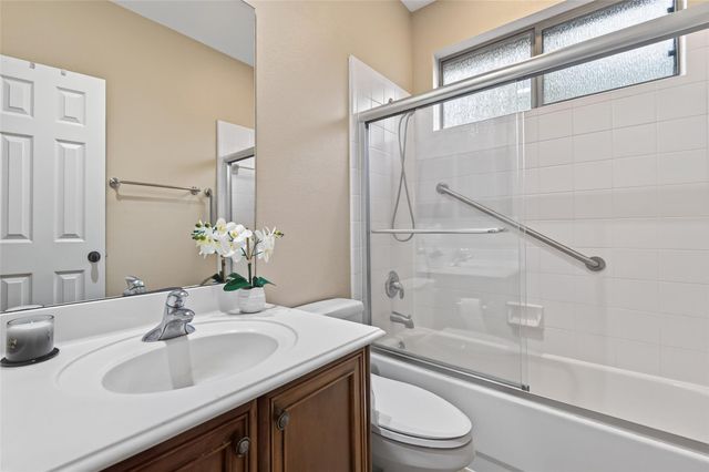 10 Mirror Ridge Drive, The Woodlands, TX 77382