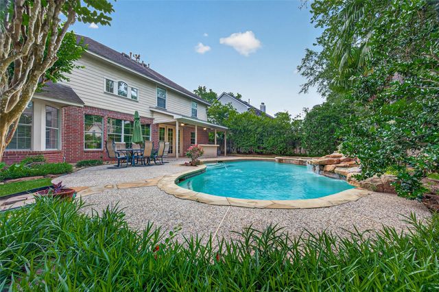 10 Mirror Ridge Drive, The Woodlands, TX 77382