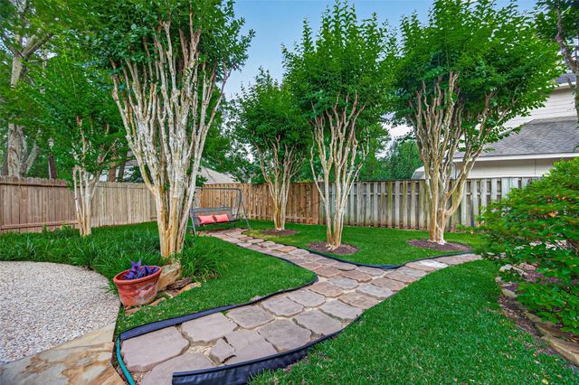 10 Mirror Ridge Drive, The Woodlands, TX 77382