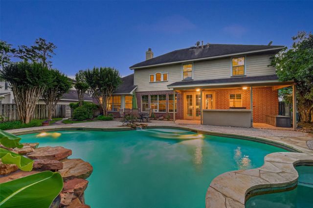 10 Mirror Ridge Drive, The Woodlands, TX 77382