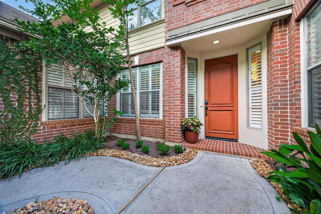 10 Mirror Ridge Drive, The Woodlands, TX 77382