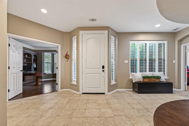 10 Mirror Ridge Drive, The Woodlands, TX 77382