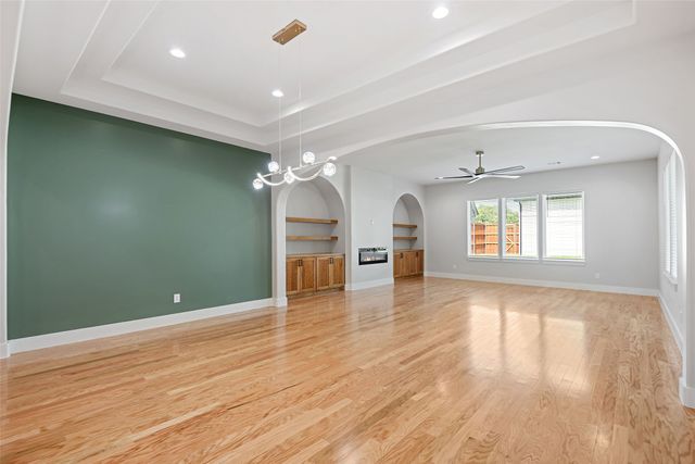 409 N Rogers Street, Waxahachie, TX 75165